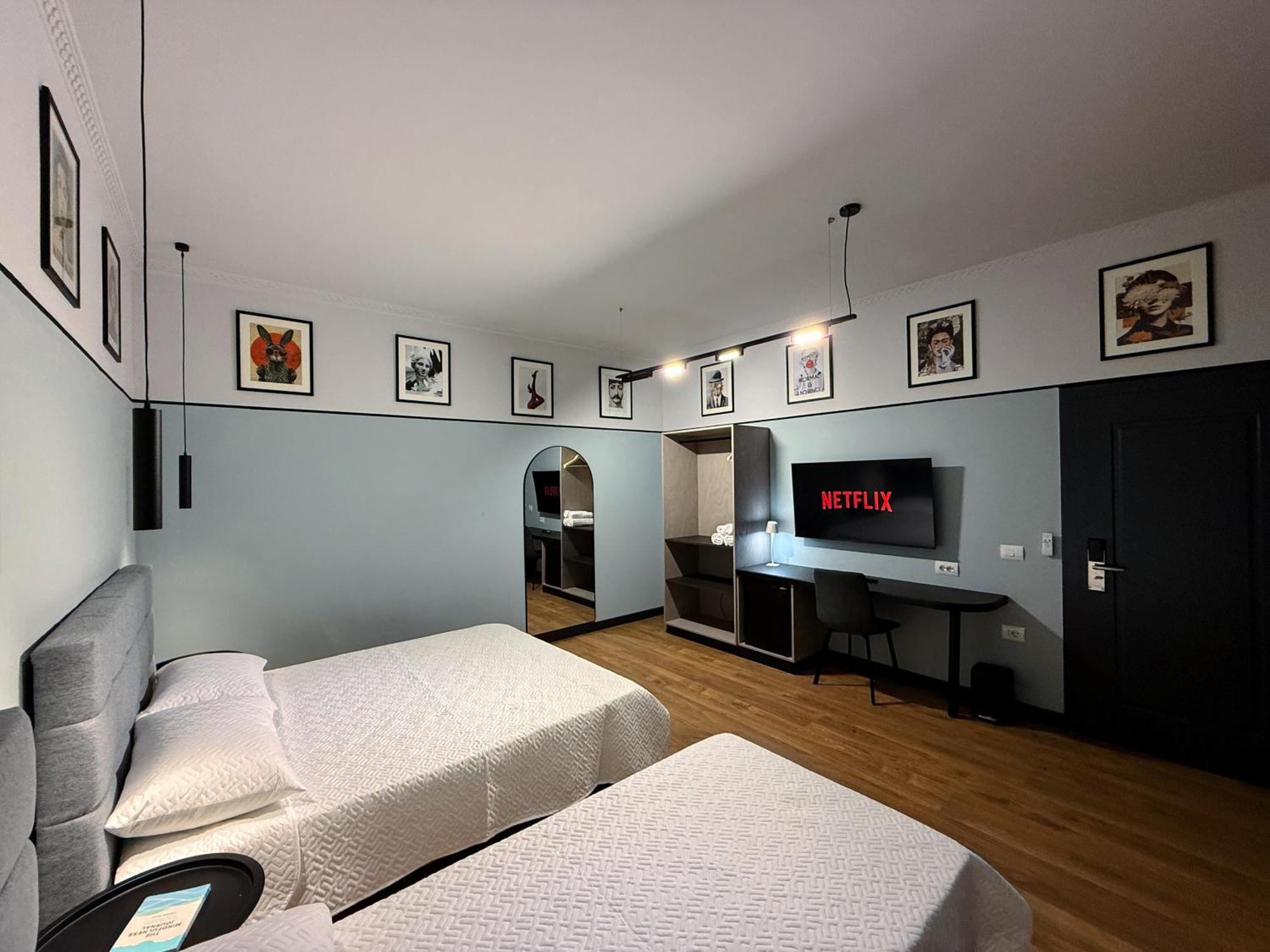 Tirana Days Free Parking Apartment Room photo