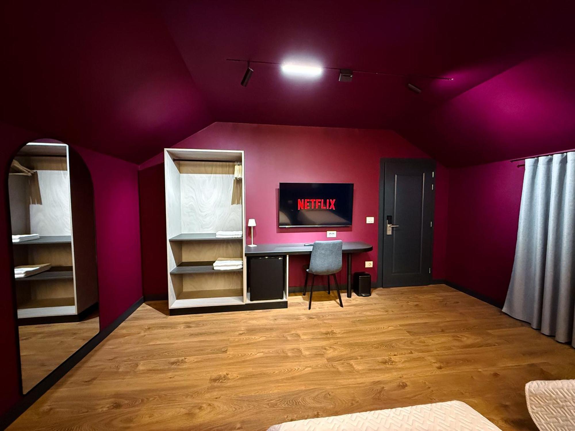 Tirana Days Free Parking Apartment Room photo